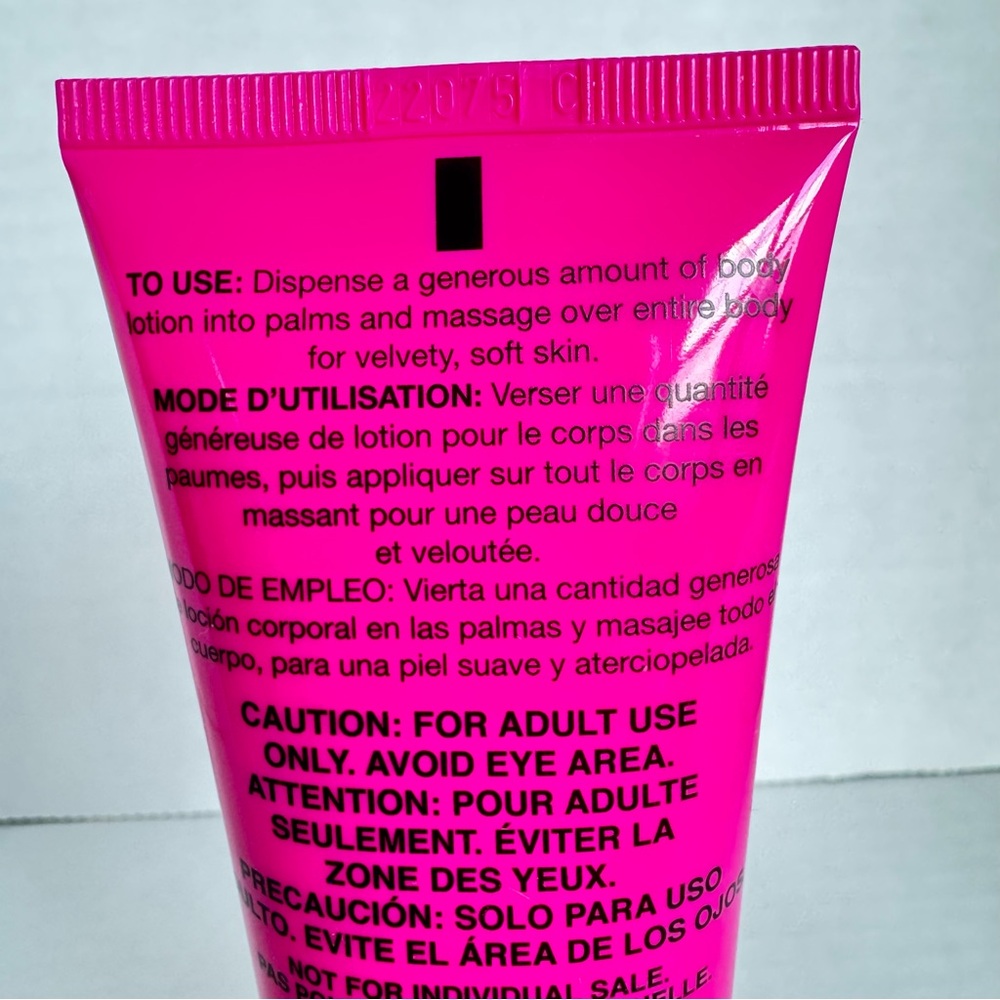 Paris Hilton Body Lotion 3oz Woodsy Fragrance Sandalwood Ylang Jasmine Apple - Picture 4 of 7